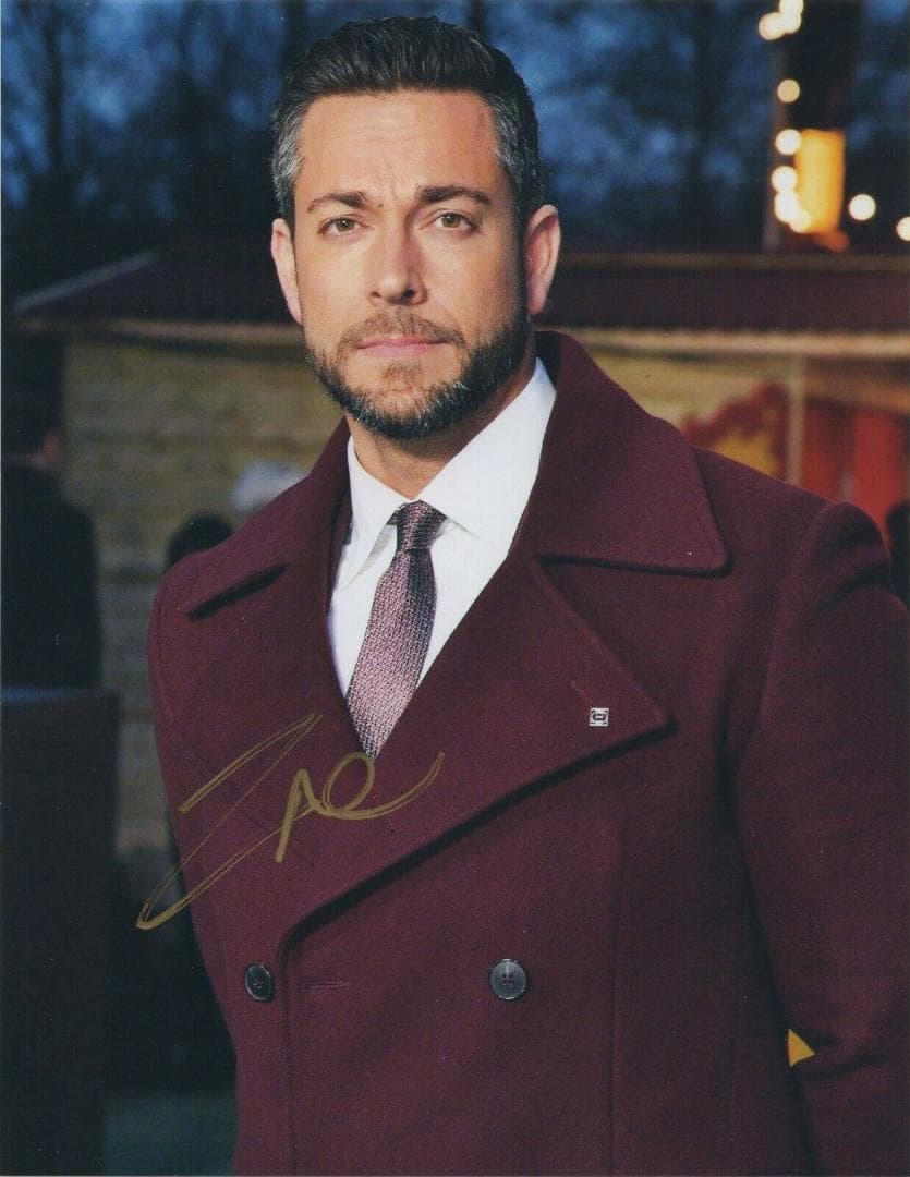 直筆サイン入り写真 ザッカリー・リーヴァイシャザム!/フレームなし/SA鑑定済