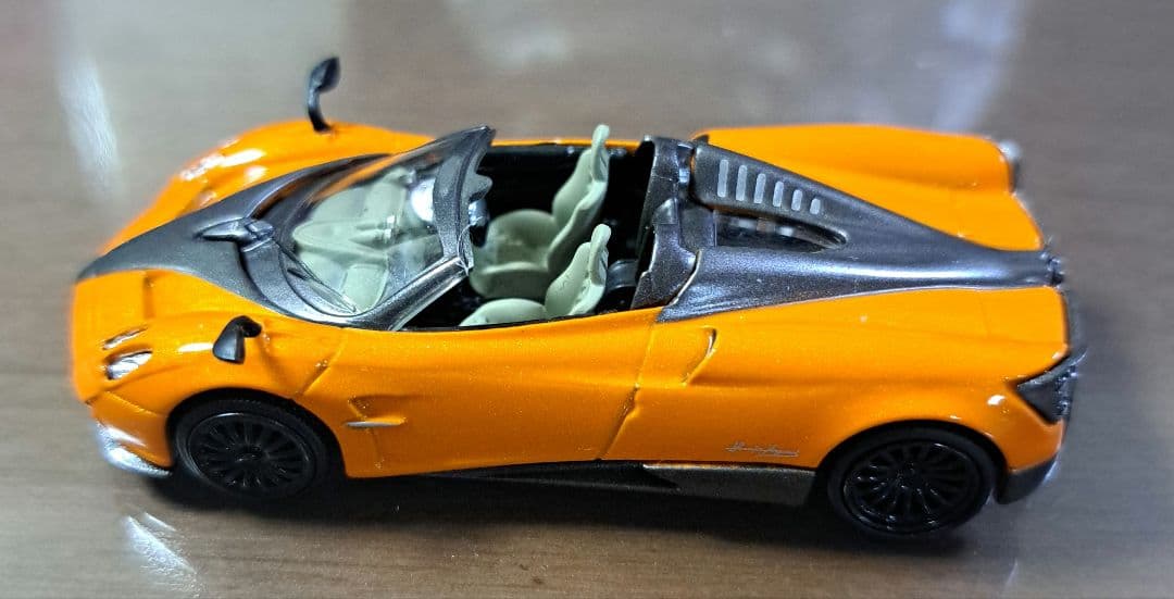 ミニカー MINI GT Pagani Huayra Roadster 78