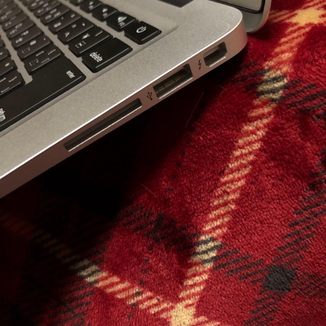 MacBook Air 2017 13インチと思われます。ジャンク