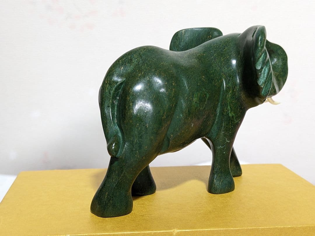 ♦VERDITE バーダイト 象彫刻置物飾り 南アフリカ共和国産 宝飾品 レア物