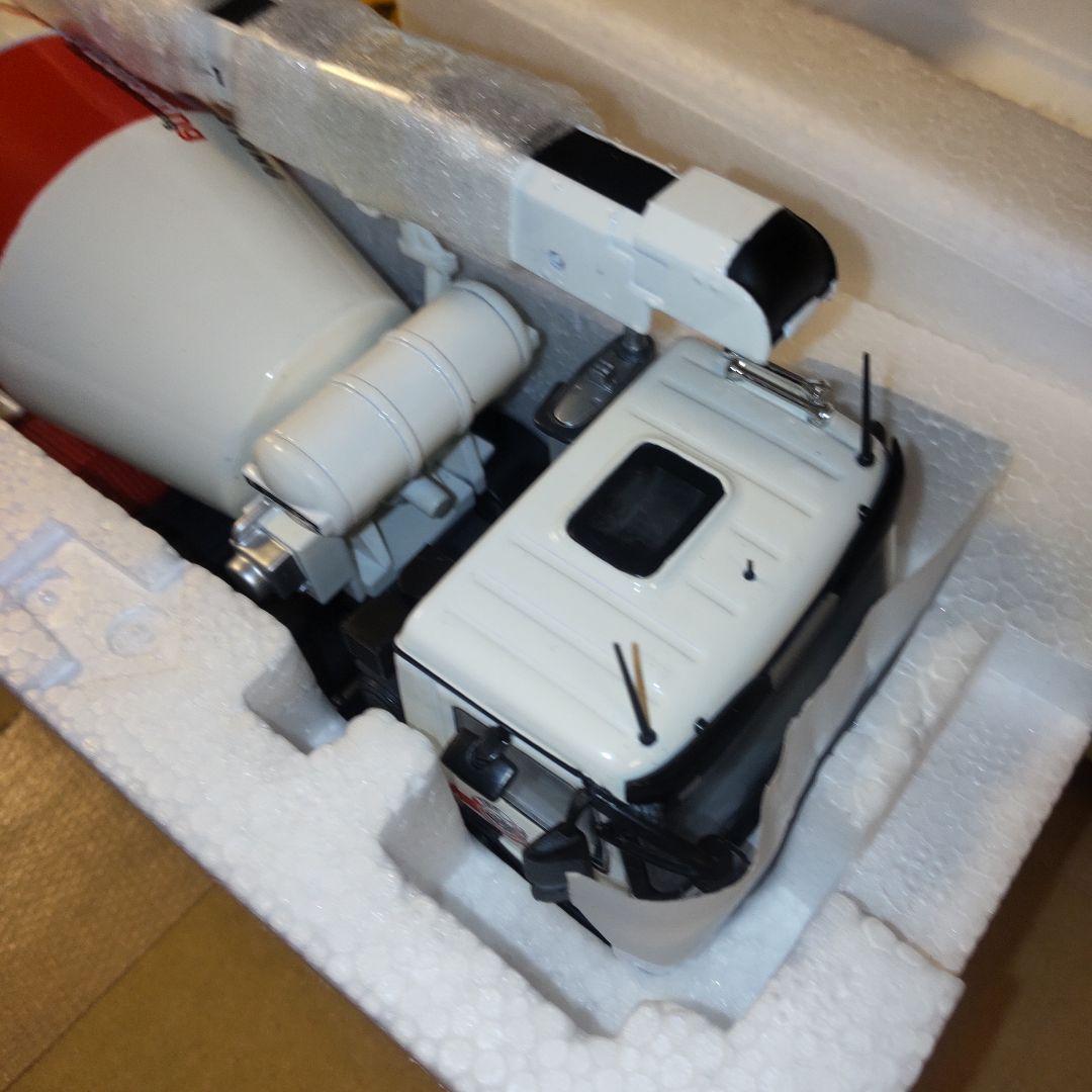 NZG メルセデスベンツアクトロス8x4 Liebherrミキサー車