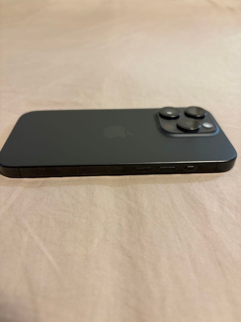 【超美品】iPhone15Pro 256gb ブラックチタニウムSIMフリー