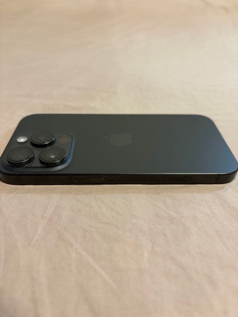 【超美品】iPhone15Pro 256gb ブラックチタニウムSIMフリー