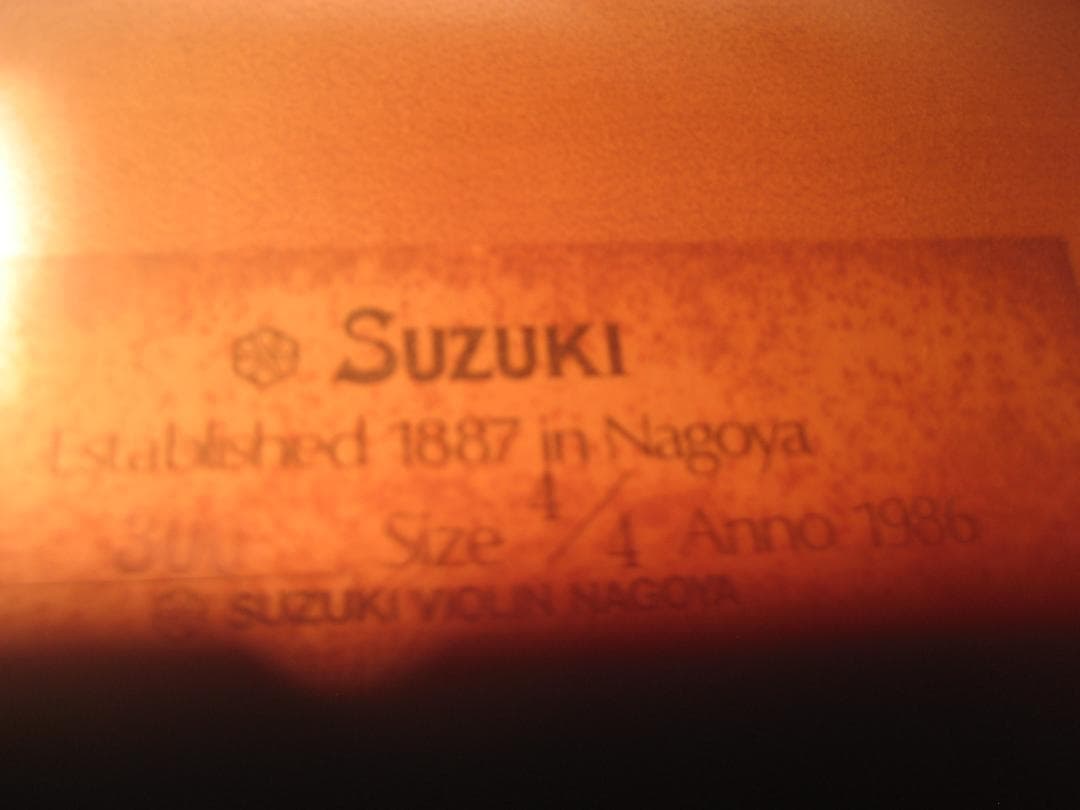 久々の大サービス　スズキバイオリン1/8 美品です　お店や玄関のアクセントにも