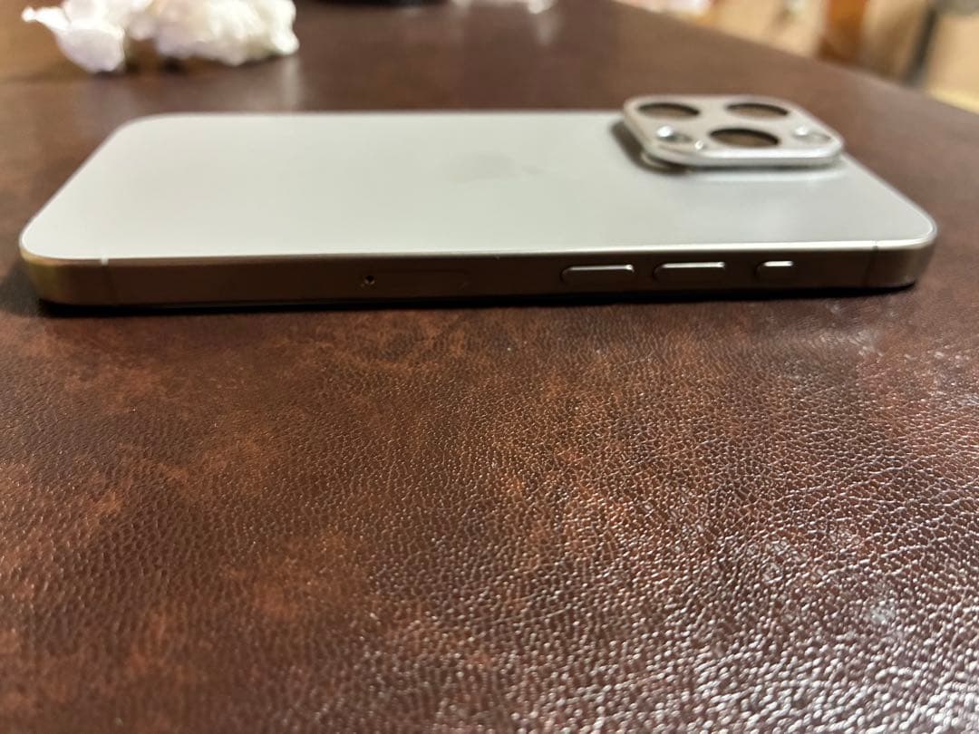 超美品SIMフリー iPhone 15Pro ナチュラルチタニウム 256GB