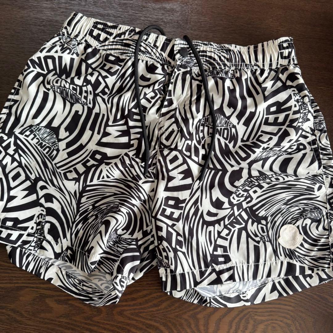 モンクレール S 水着 海パン サーフパンツ ボードショーツ 総柄 黒 白
