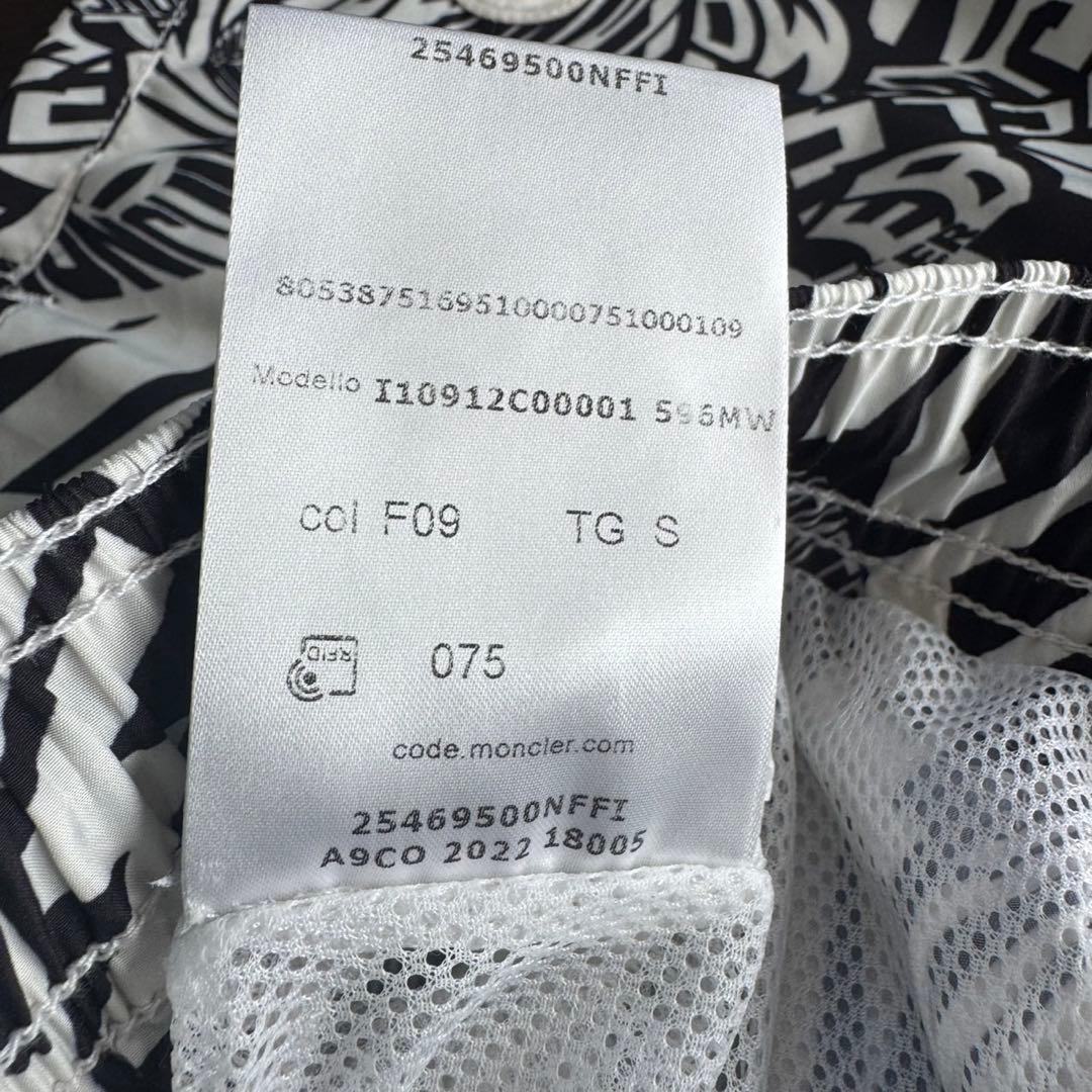 モンクレール S 水着 海パン サーフパンツ ボードショーツ 総柄 黒 白