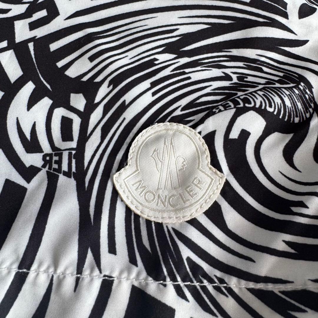 モンクレール S 水着 海パン サーフパンツ ボードショーツ 総柄 黒 白