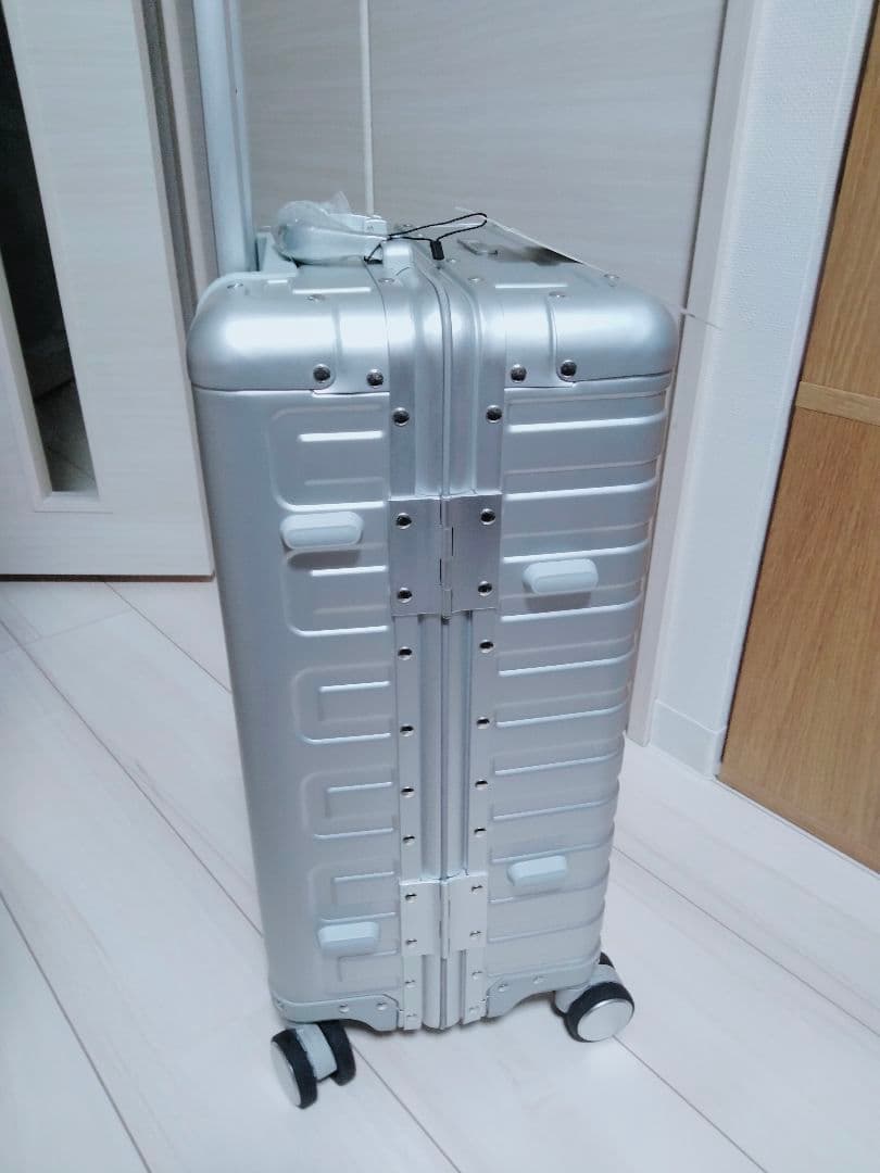 シルバー アルミニウム製 キャリーケーススーツケース機内持込対応