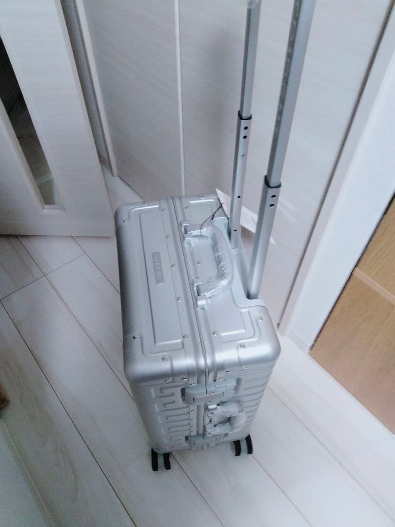 シルバー アルミニウム製 キャリーケーススーツケース機内持込対応