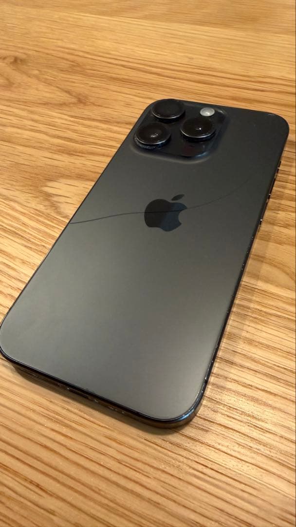 【即購入可】Apple iPhone 15 Pro ブラックチタニウム 本体