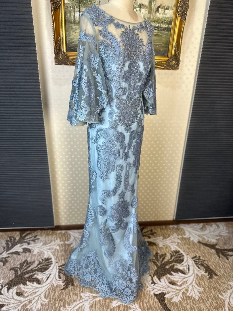 シルバー水色 刺繍入り ロングドレス フレアスリーブ