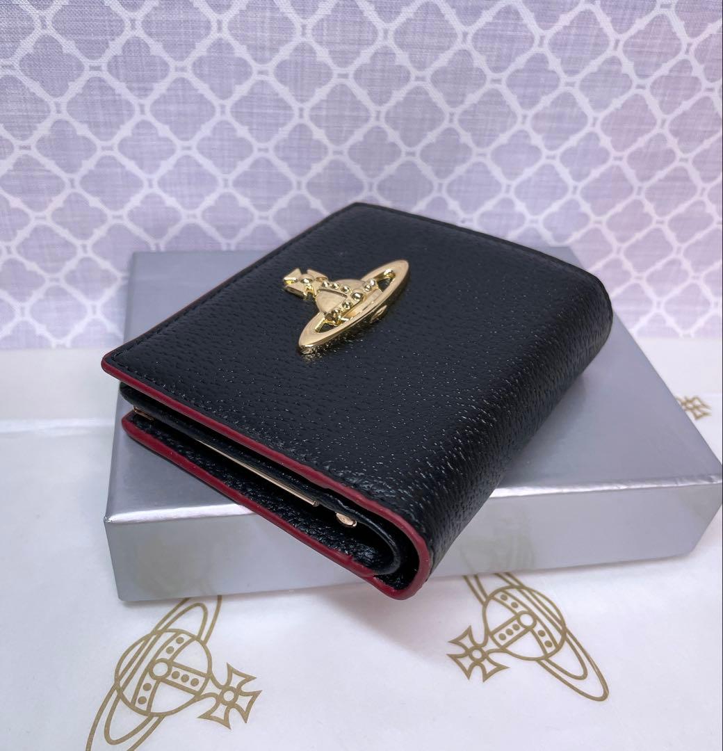 【最新☆ショッパー付】高級感 ヴィヴィアン・ウエストウッド 折財布 黒