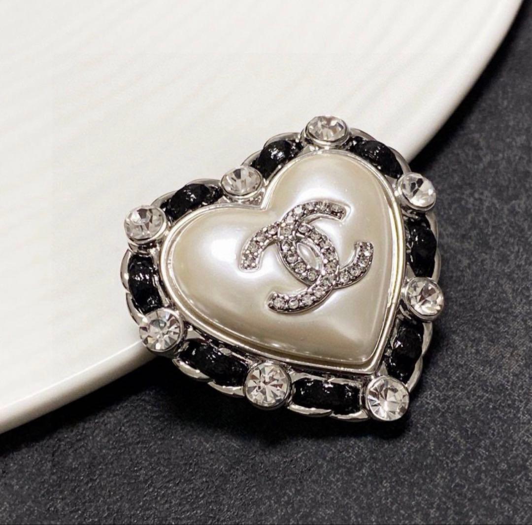 CHANEL シャネルハートブローチ