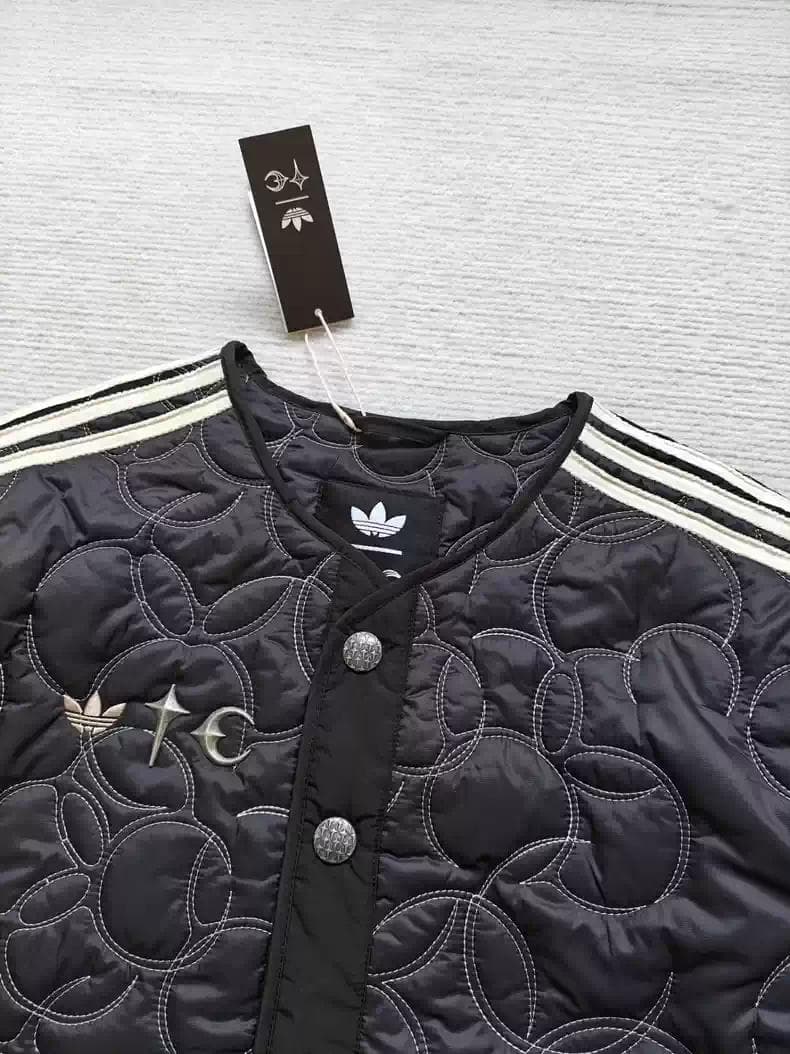 adidas キルティングジャケット 黒