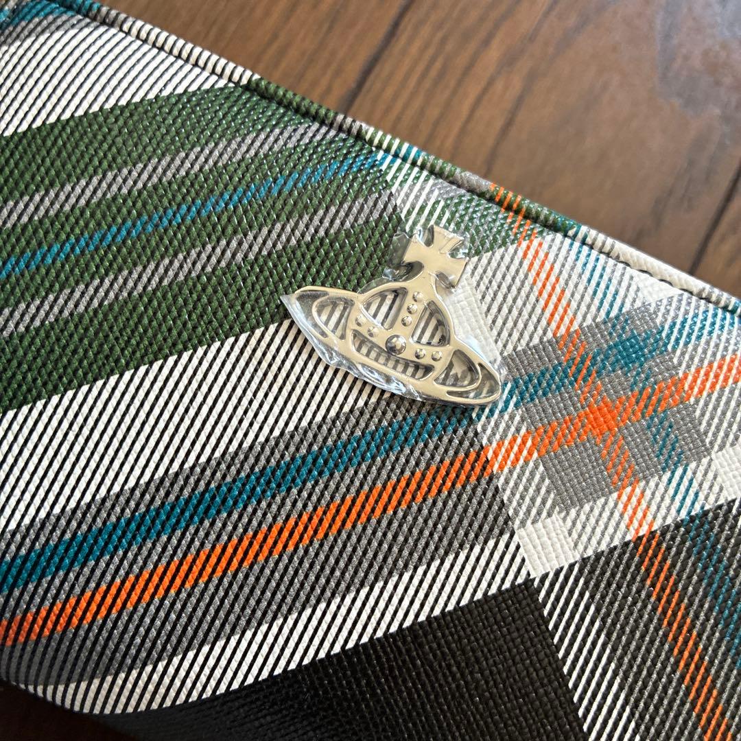 【未使用品】ヴィヴィアンウエストウッド サフィアーノ 折り財布 グリーン 箱付き