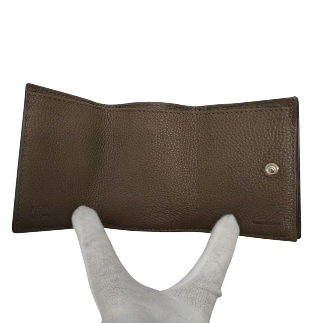 フェンディ　三つ折り財布　セレリアウォレット　ブラック　ブラウン