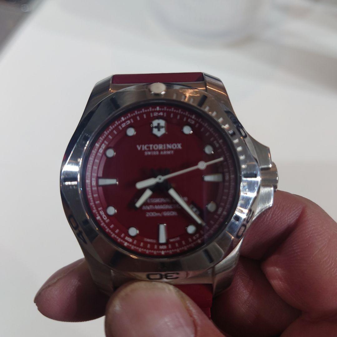 Victorinox ビクトリノックス　時計　プロフェッショナルダイバー　赤