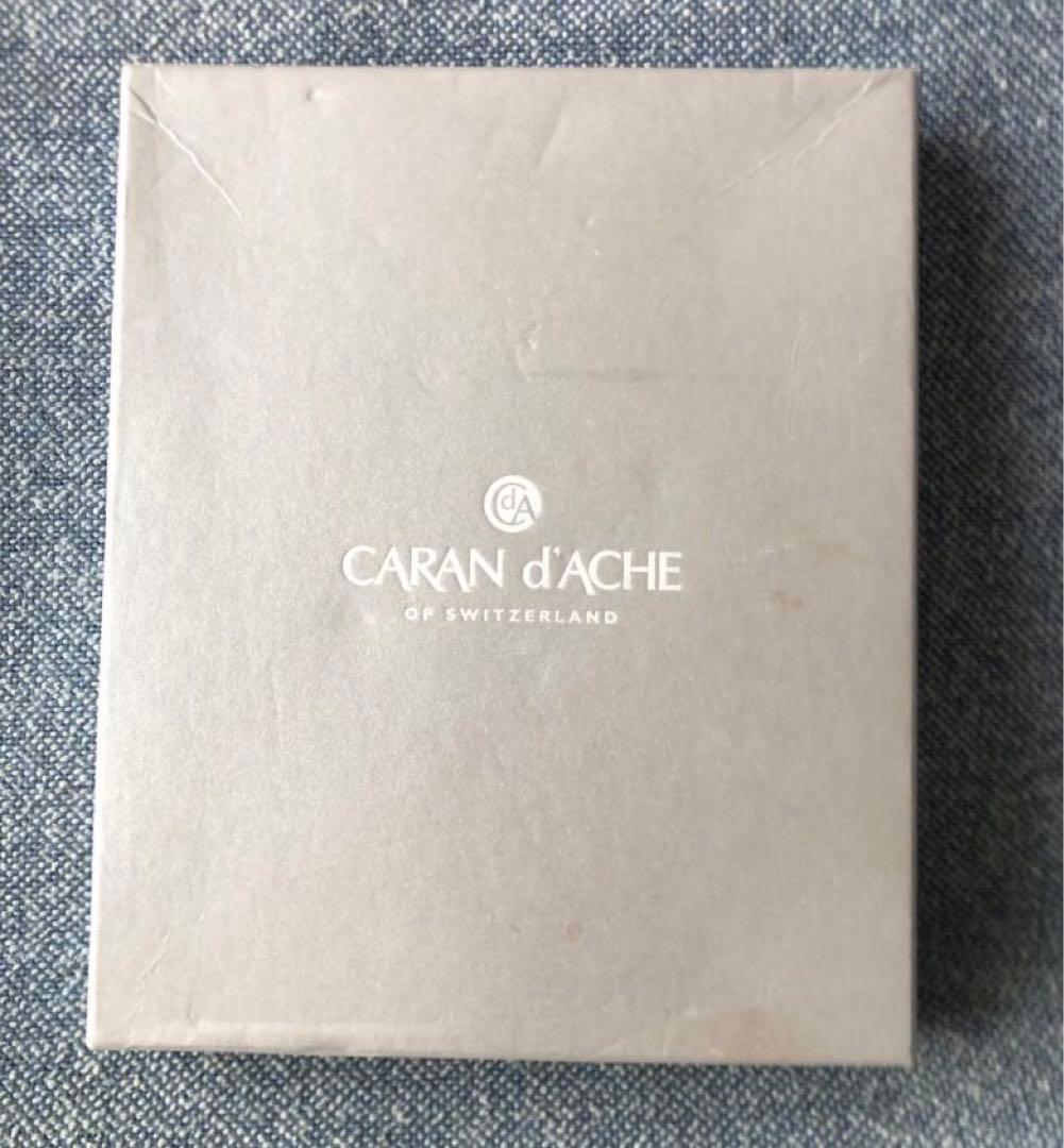 Caran d'Ache カランダッシュ エクリドール シェブロン 名刺入れ