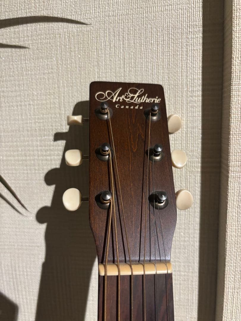 【美品】Art & Lutherie アコースティックギター／ケース付き