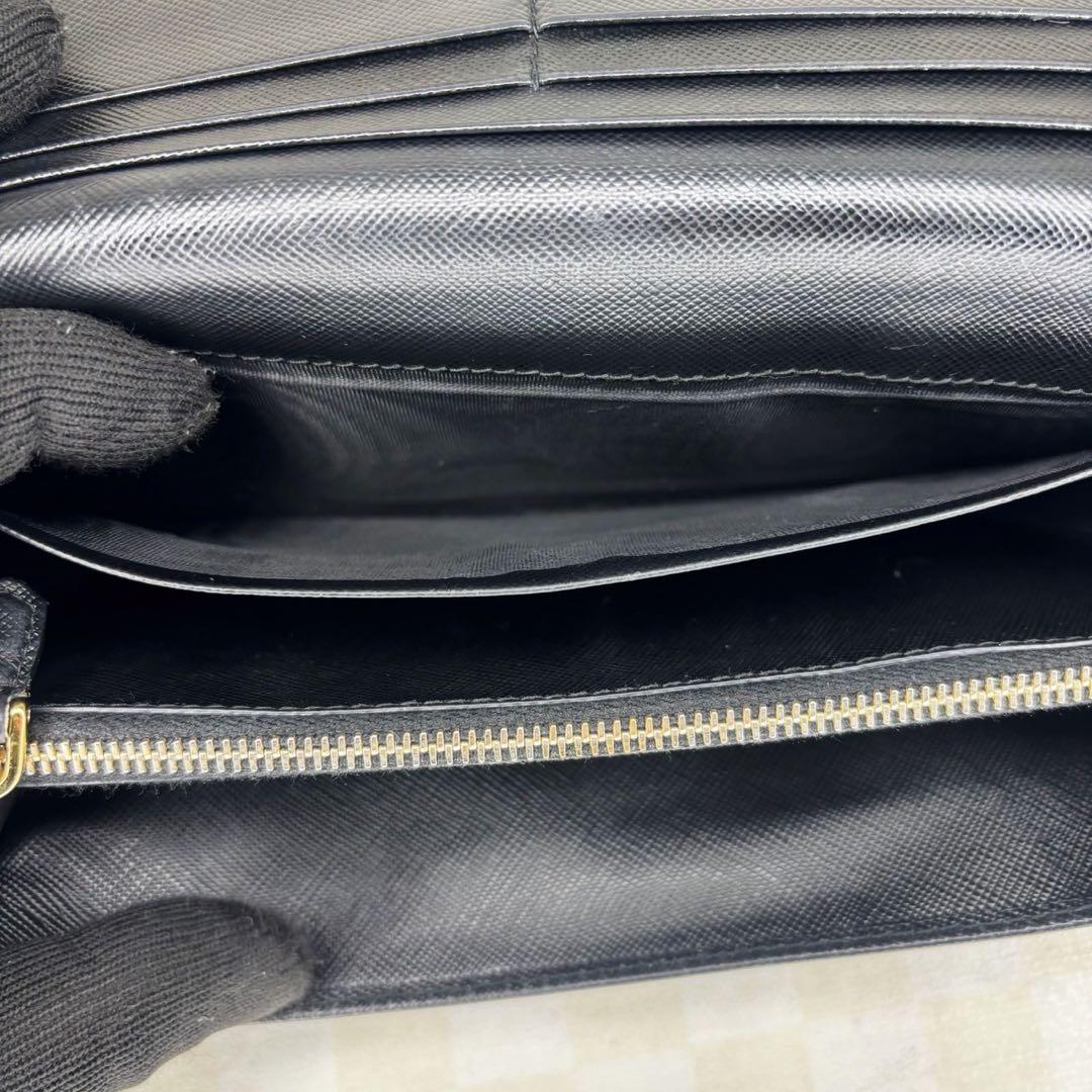 極美品　PRADA プラダ　長財布　二つ折り　M86