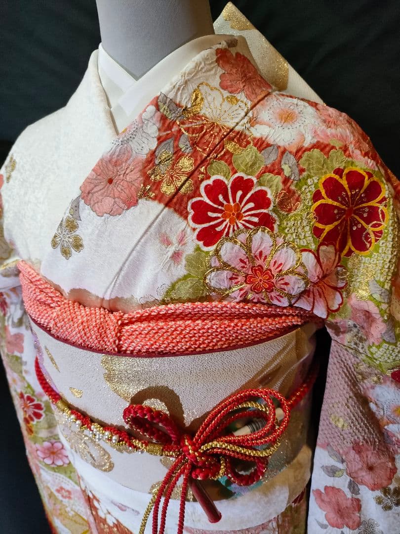 【お手続き中】絞り　疋田絞り　本振袖　古典柄　白系