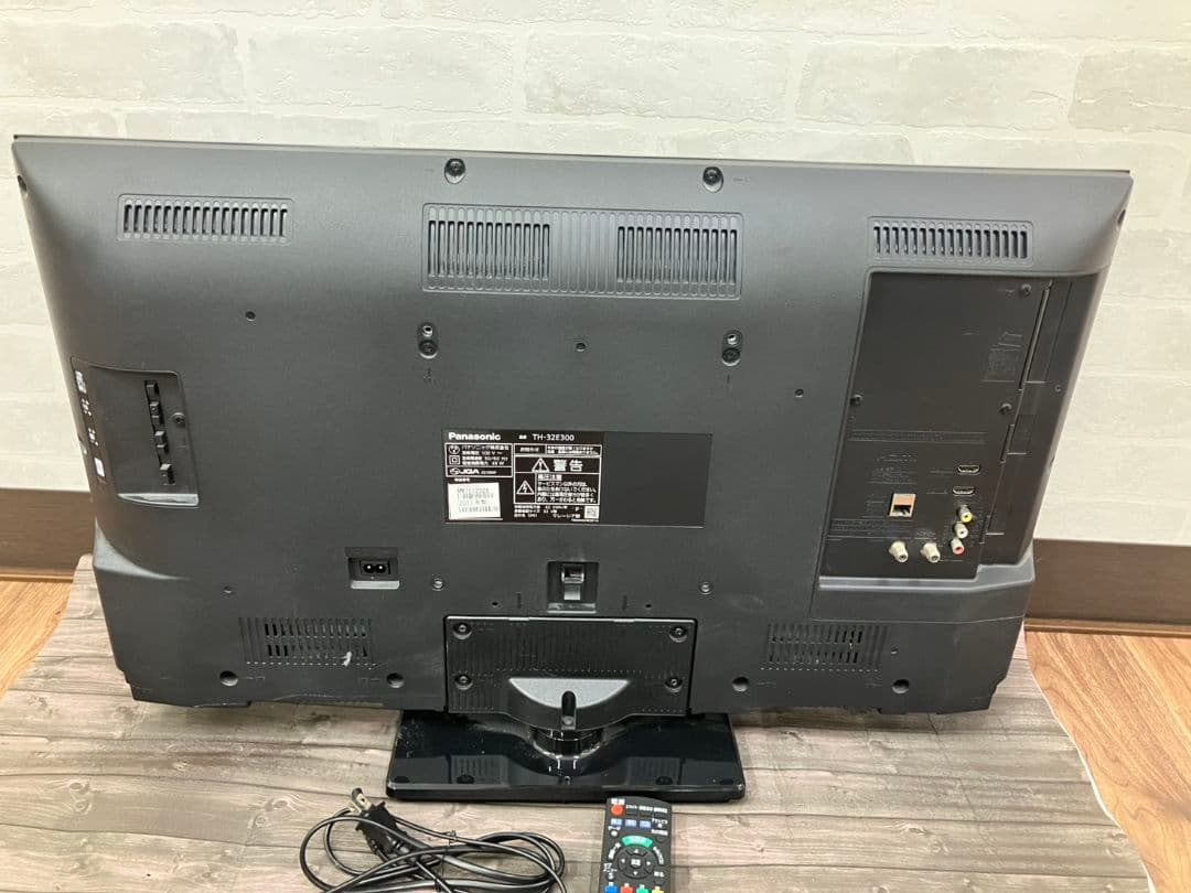 【液晶テレビ　Panasonic】2017年製　TH-32E300　リモコン付き