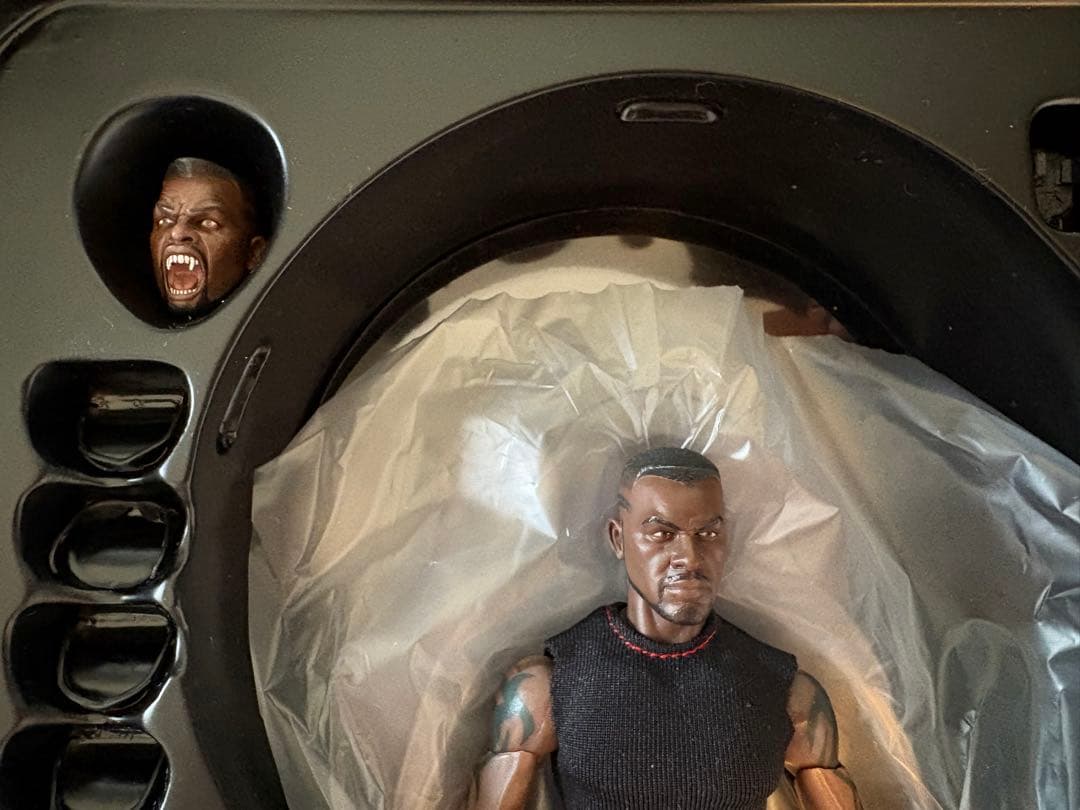 ブレイド　メズコ　Mezco フィギュア　ワン12