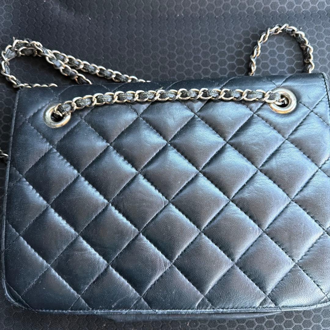 CHANEL キルティングレザーショルダーバッグ
