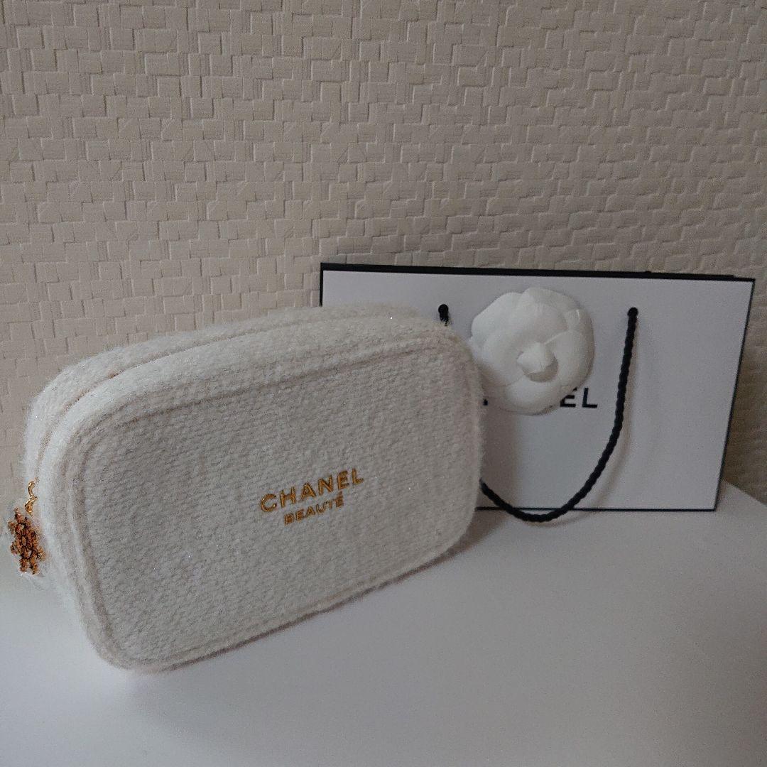 「新品未使用」CHANELシャネルエッセンシャルケアセット「雪の結晶」ポーチ付き