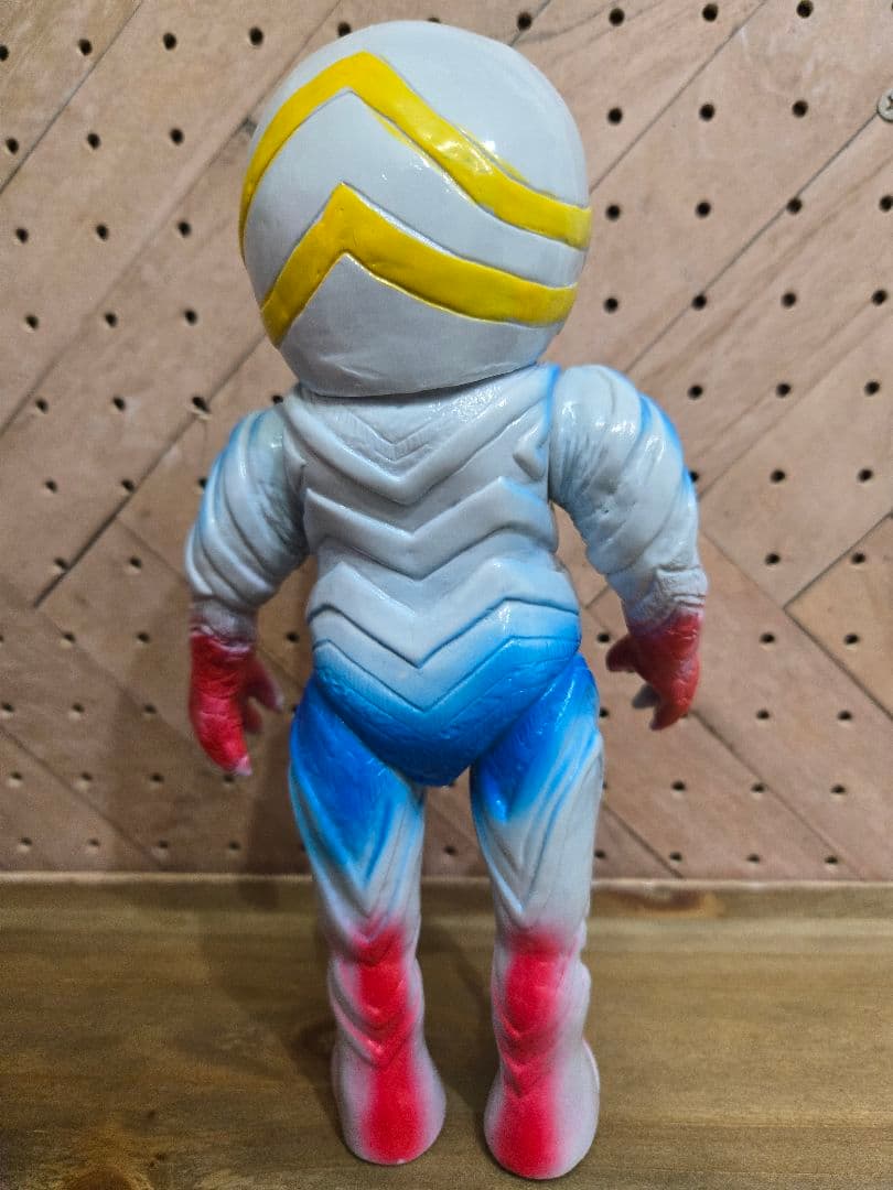 ベアモデル ガッツ星人 ソフビ