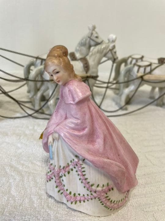 アンティーク　シンデレラ　陶器置物　ライト　オルゴール　中世　馬車　馬　古美術