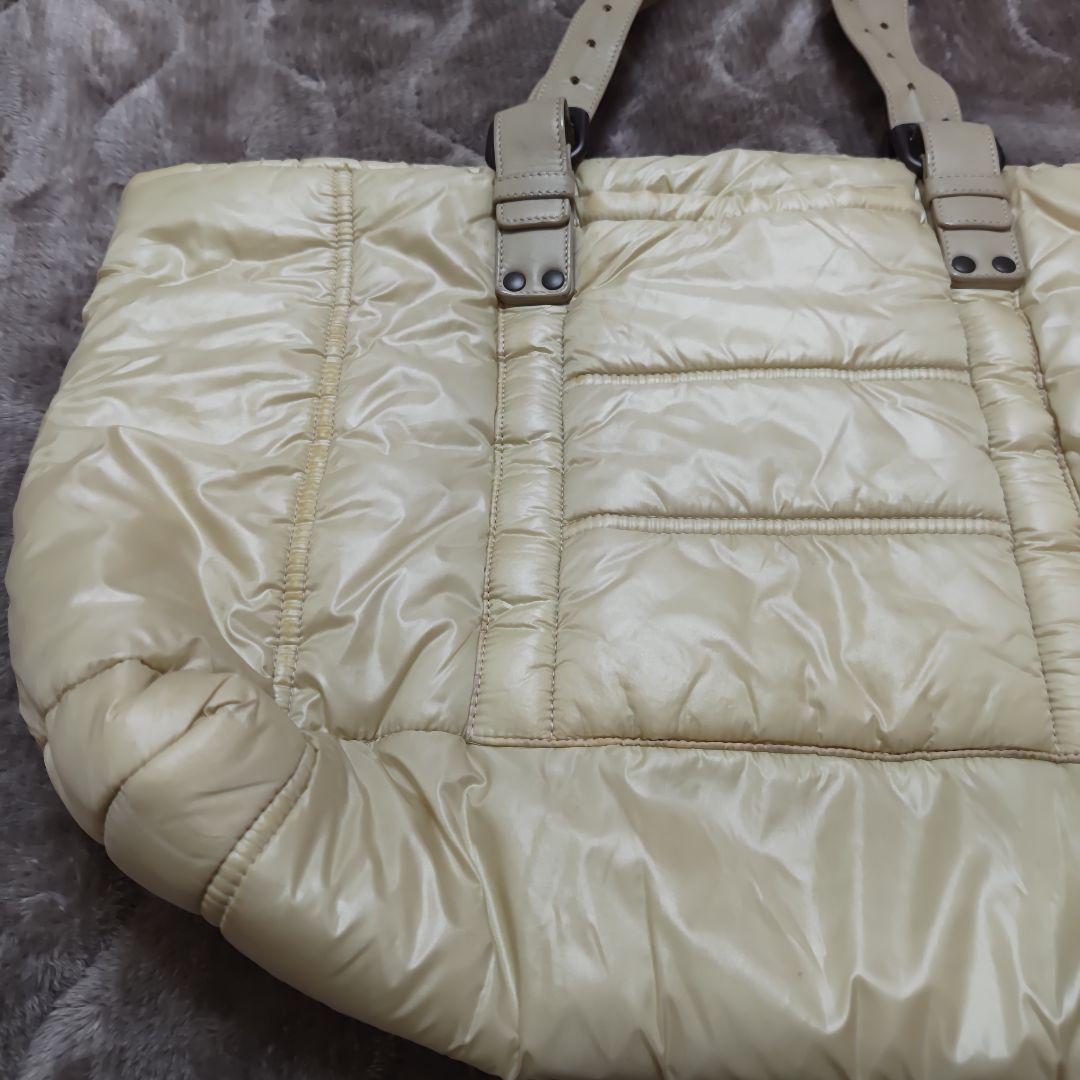 ボッテガ　クリーム色 クッションデザイン ショルダーバッグ