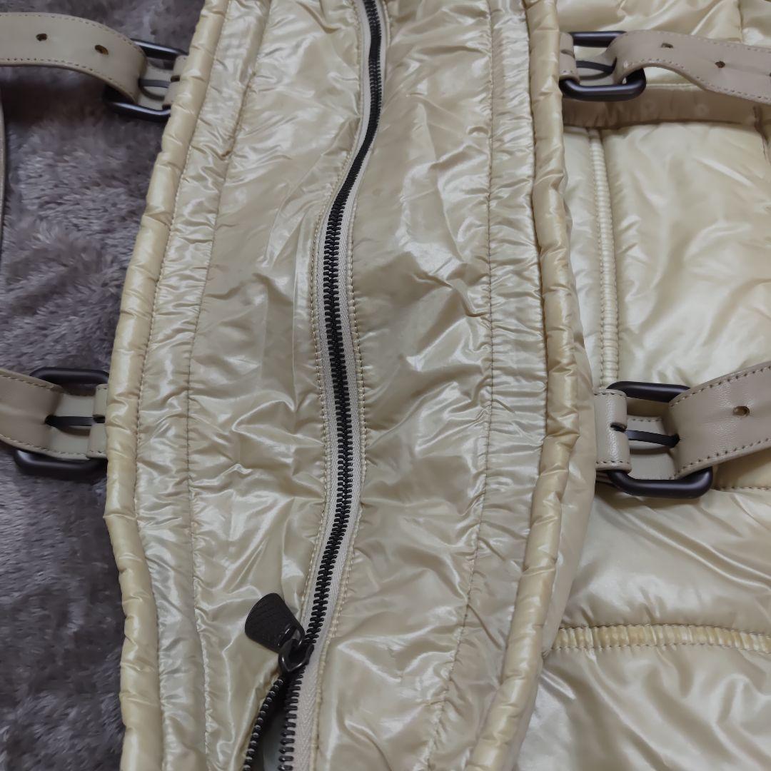 ボッテガ　クリーム色 クッションデザイン ショルダーバッグ