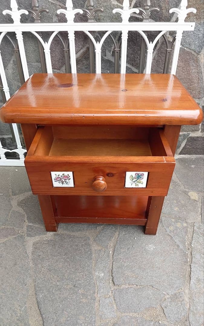 咲桜商品です。スペイン製　サイドチェスト