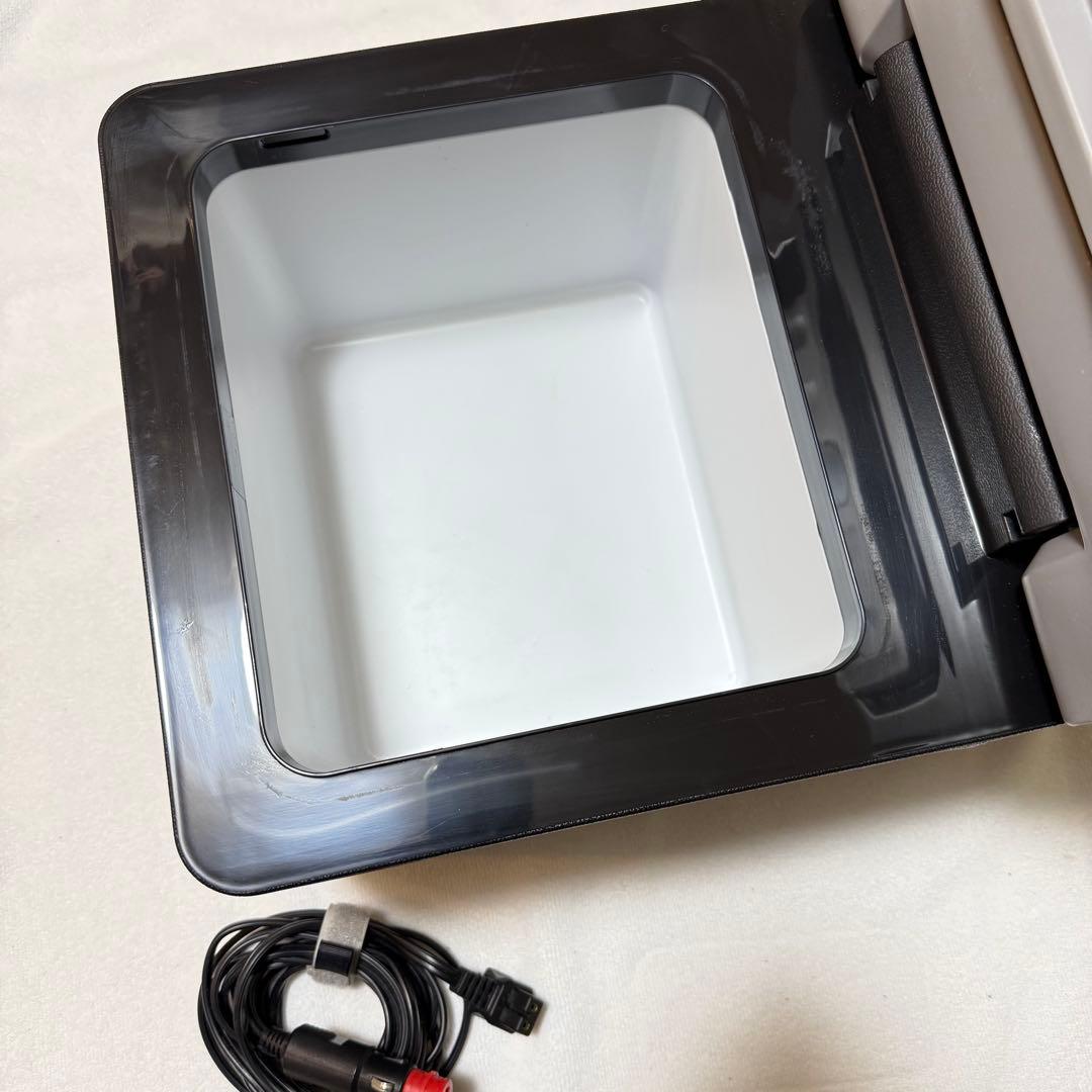 LIVZA ポータブル冷凍冷蔵庫　LCH-9DC