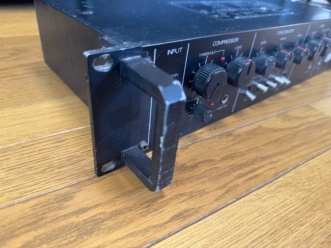 215 Roland ベースギタープリアンプ SIP-301