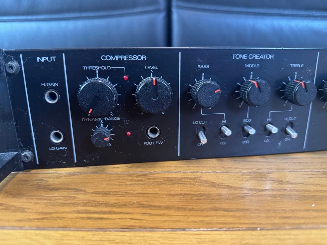 215 Roland ベースギタープリアンプ SIP-301