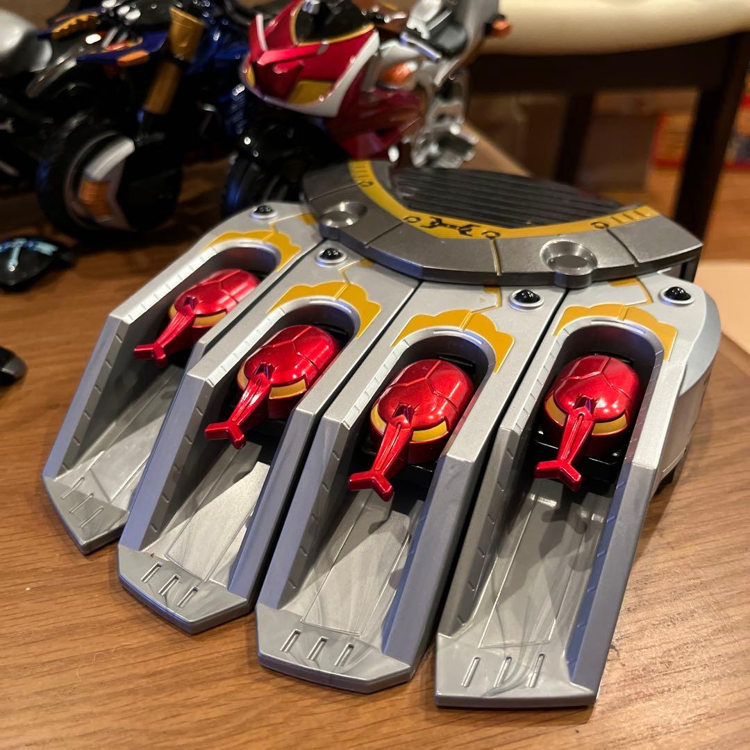 d*9様 絶版　仮面ライダーカブトフィギュアセット 武器付き　バイク付き　説明書