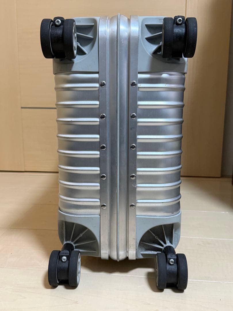 RIMOWA TOPAS 32L 機内持ち込みサイズ 4輪 TSAロック