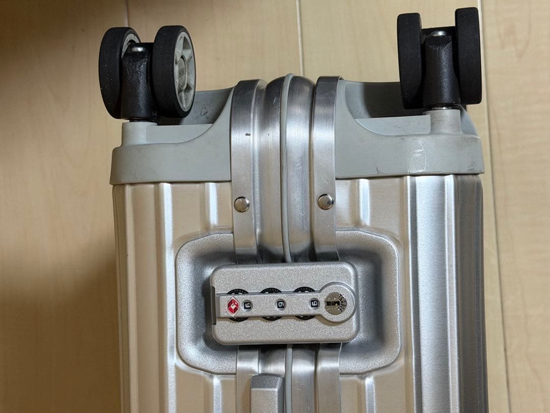 RIMOWA TOPAS 32L 機内持ち込みサイズ 4輪 TSAロック