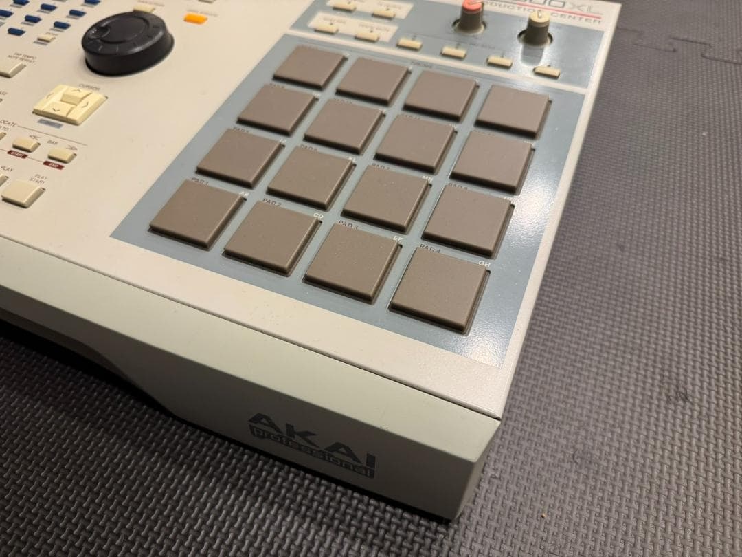 AKAI（アカイ） MPC 2000XL CF