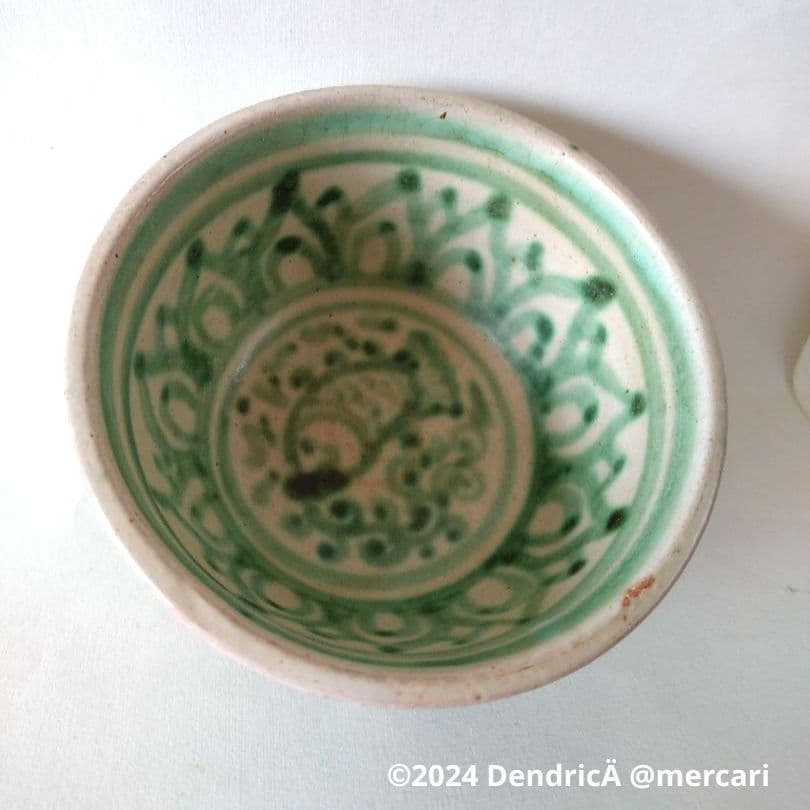 白釉緑彩碗③　ミャンマー　アジアアンティーク　魚模様　総柄　茶碗