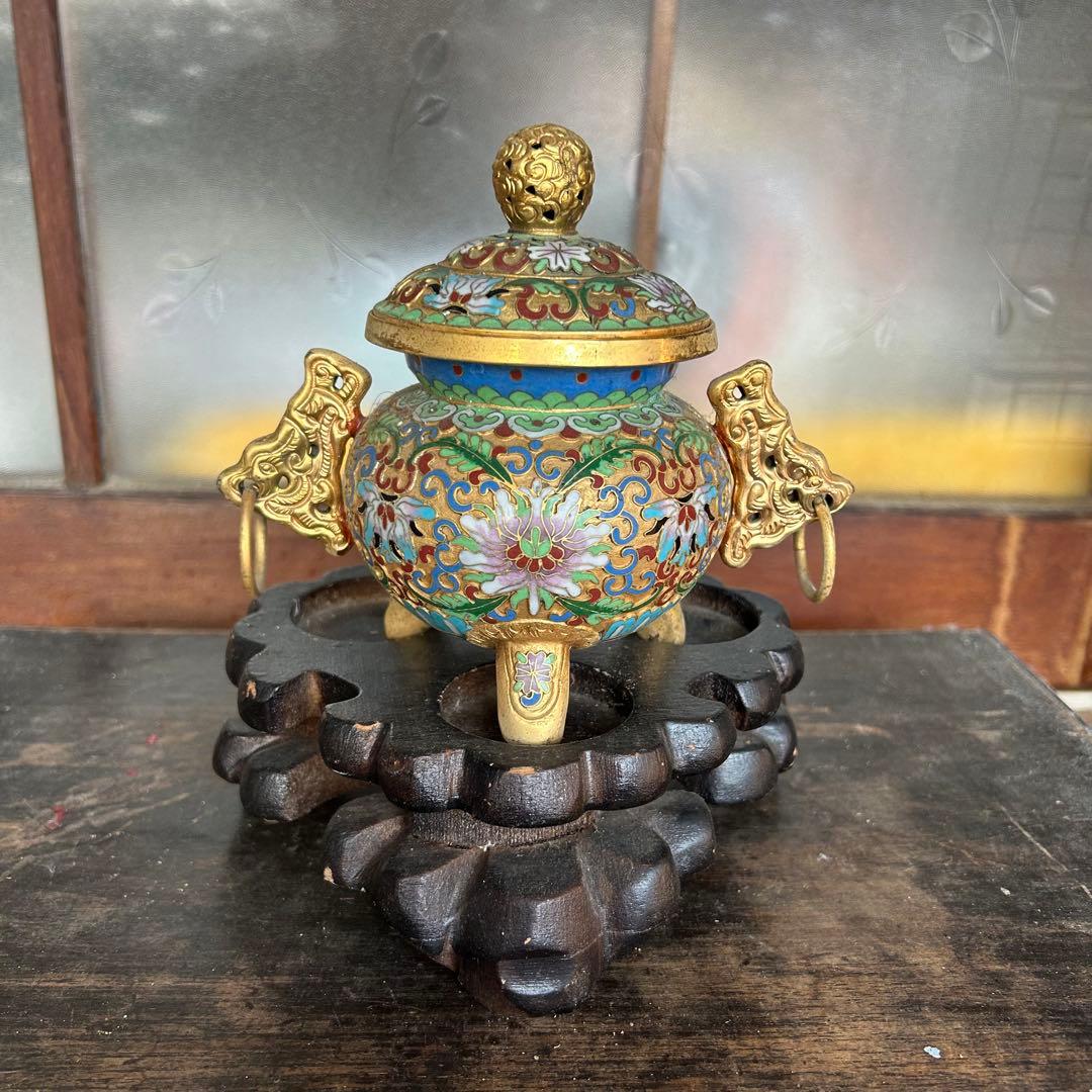 ヴィンテージ ◆ 《景泰藍》三つ脚七宝唐草香炉 輪耳 木製台座付き