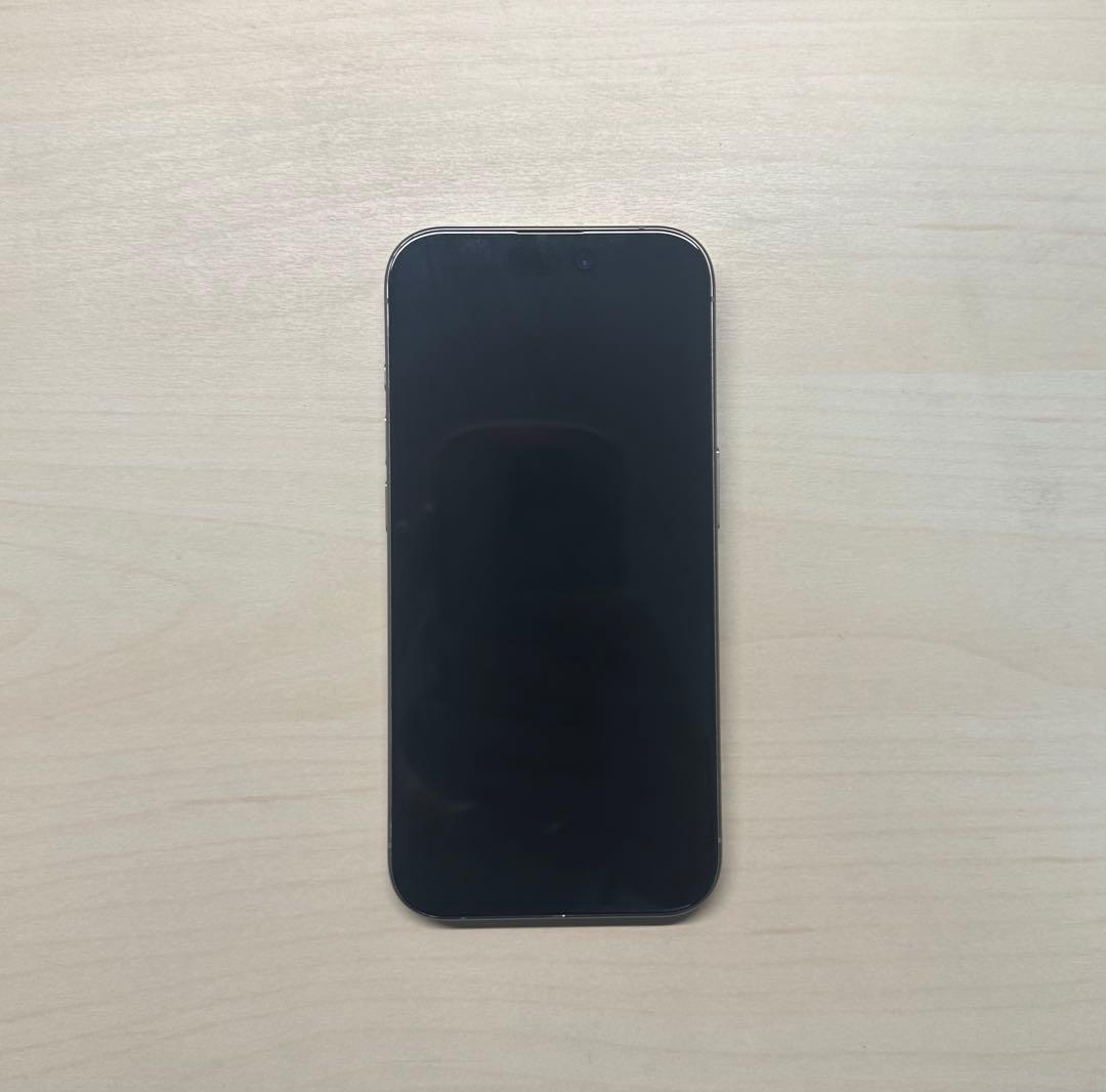 【美品】iPhone 15 Pro 128gb ナチュラルチタニウム 海外版