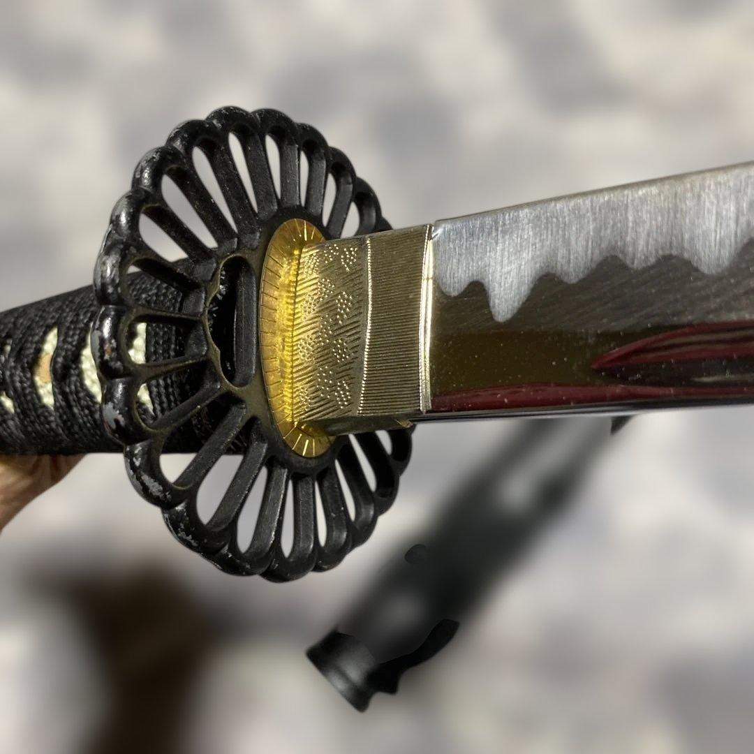 居合刀 黒柄 菊花透し丸鍔 黒木肌鞘