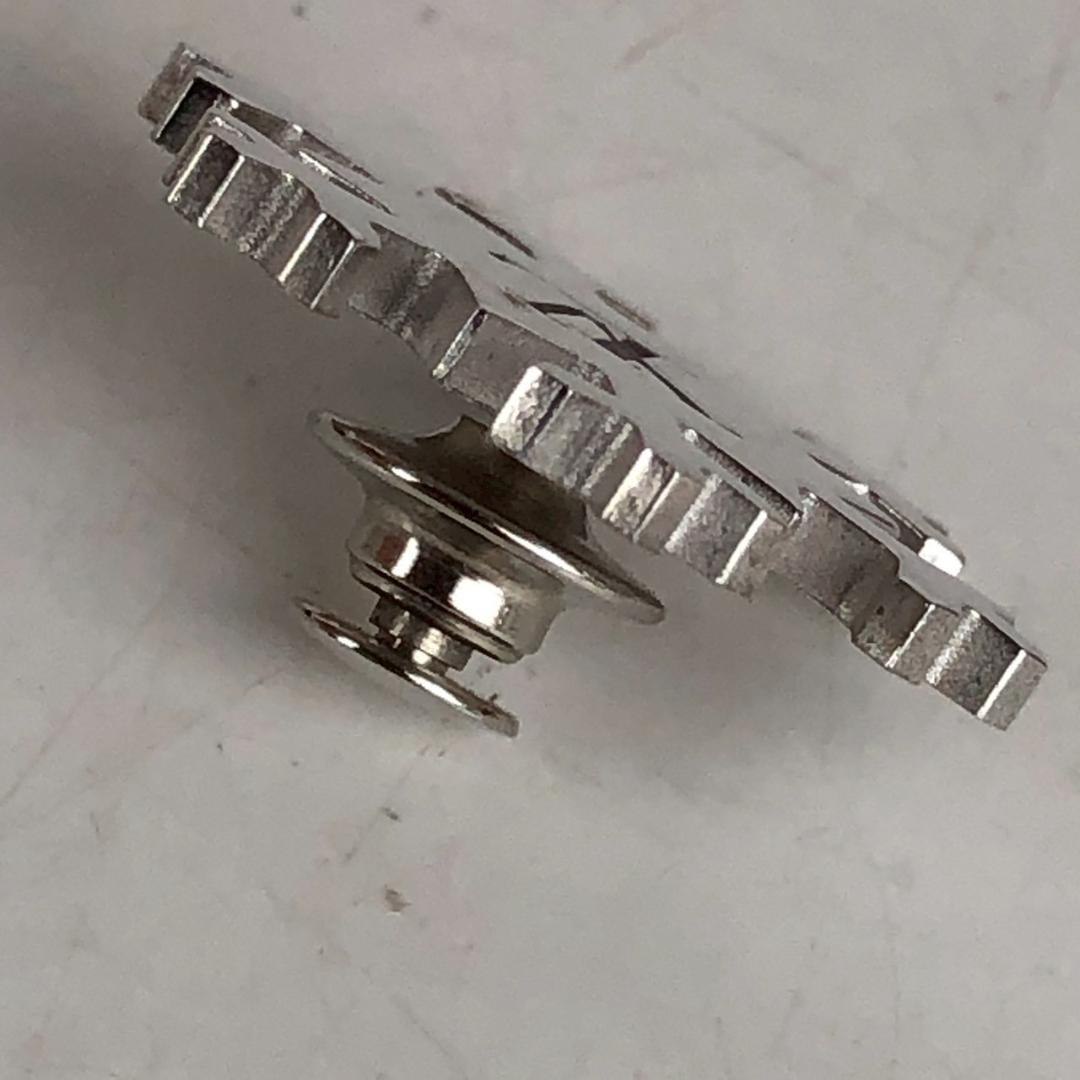 Louis Vuitton ルイ・ヴィトン スノーフレーク ピンバッジ シルバー