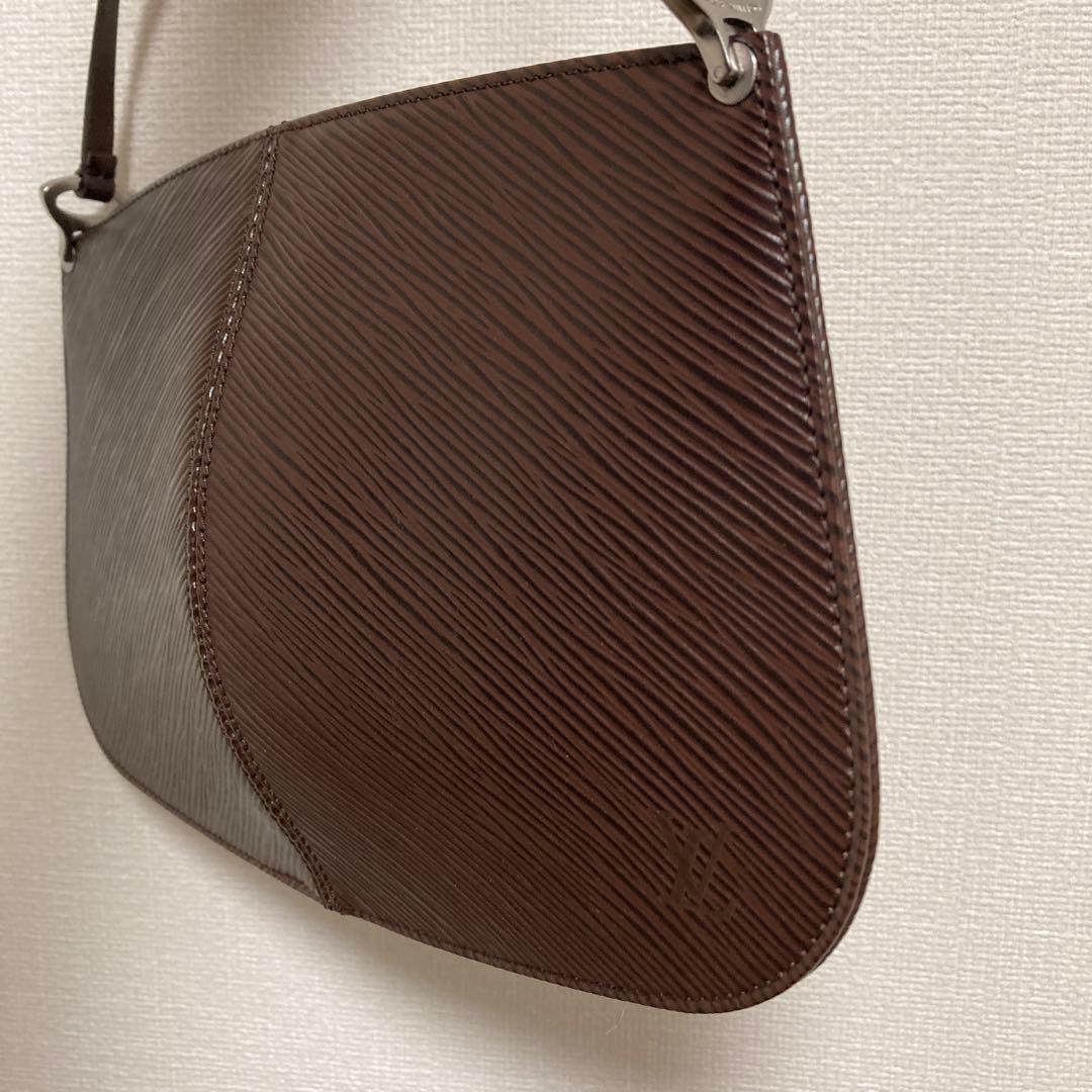 ルイヴィトン エピ ポシェット ドゥミ リュンヌ