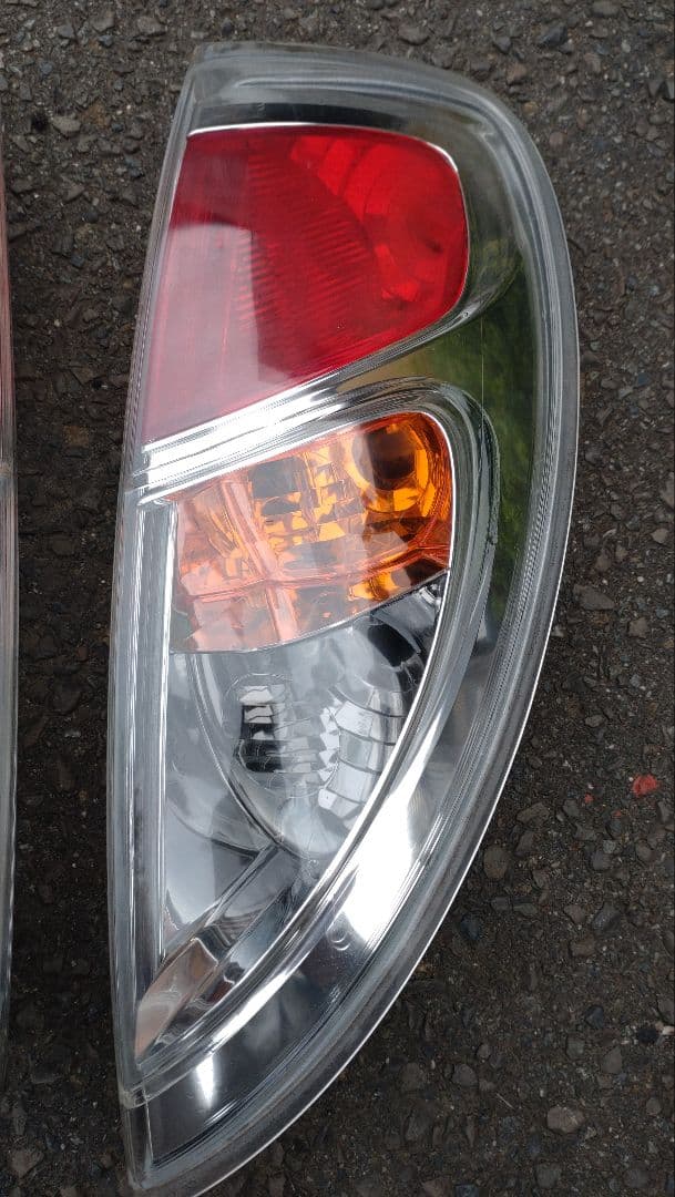 スバル　R2純正オプション　テールランプ