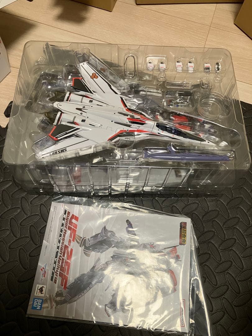 DX超合金 VF-25F スーパーメサイアバルキリー リバイバルVer.